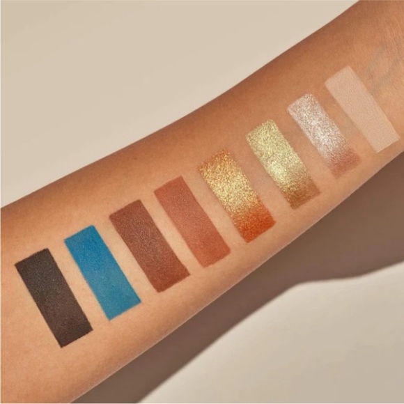 Chella Divine Purpose Eyeshadow Palette - Picture 4 of 8